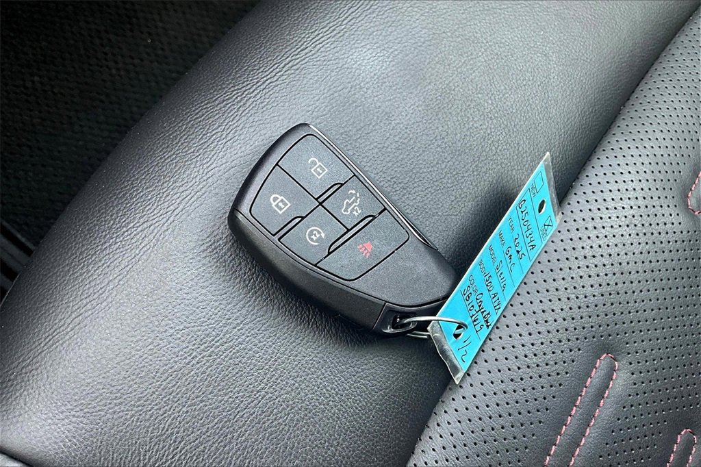 Used 2025 GMC Sierra 1500 AT4X image 11