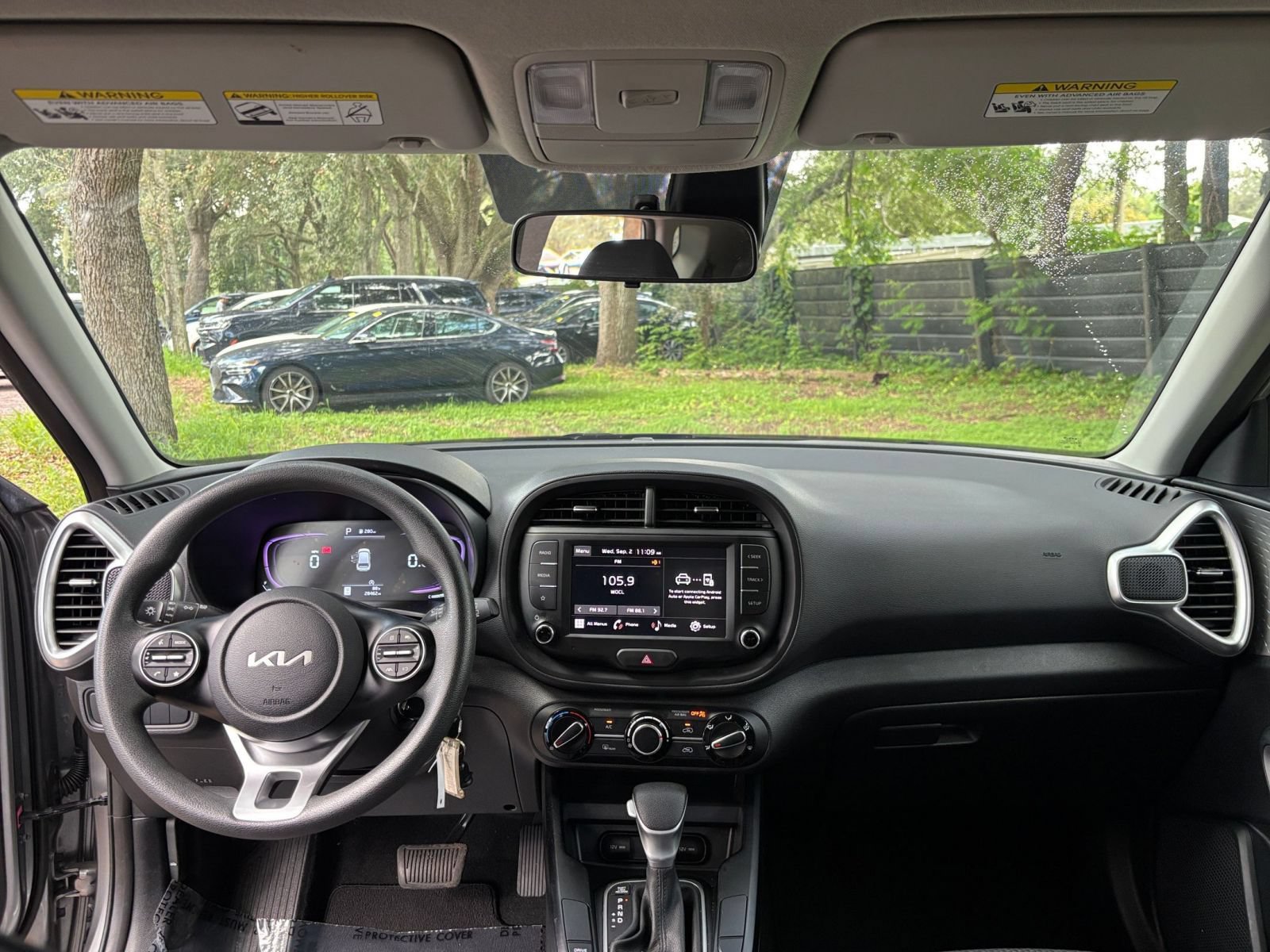 Used 2025 Kia Soul LX w/ LX Technology Package FWD image 30