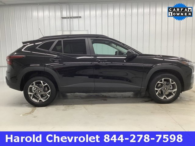 Used 2025 Chevrolet Trax LT w/ LT Convenience Package image 6