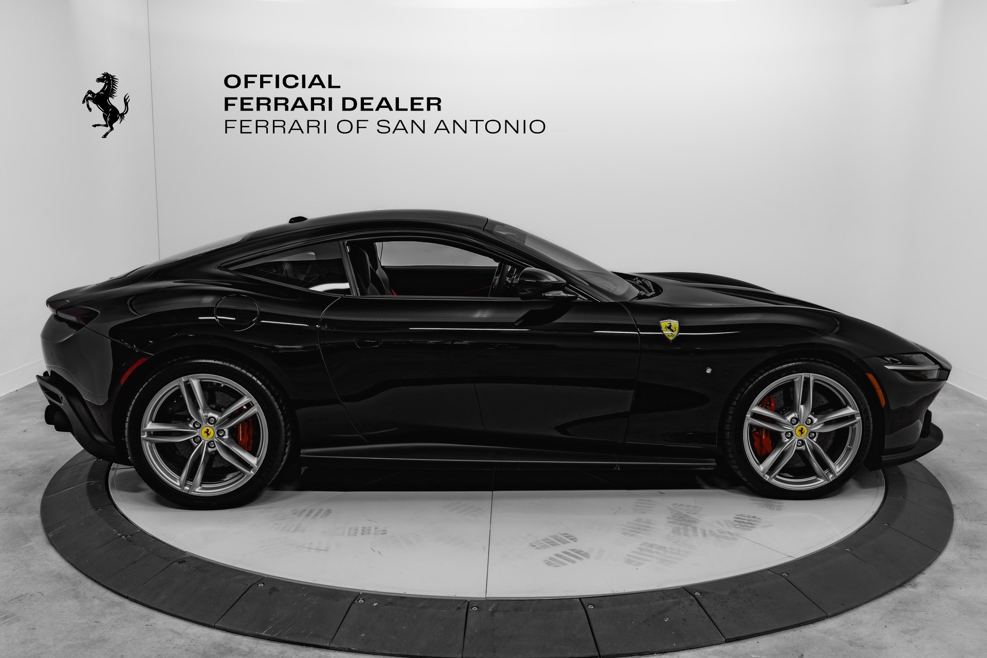 Certified 2024 Ferrari Roma Base image 9