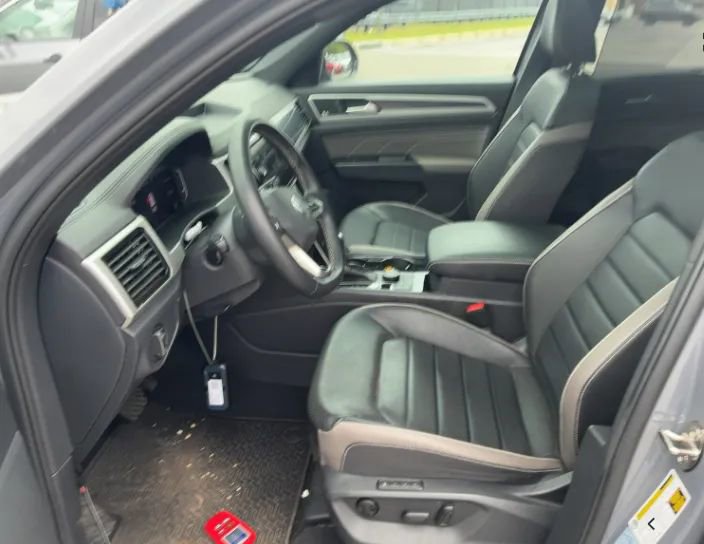 Used 2021 Volkswagen Atlas Cross Sport SEL Premium AWD/4WD image 2
