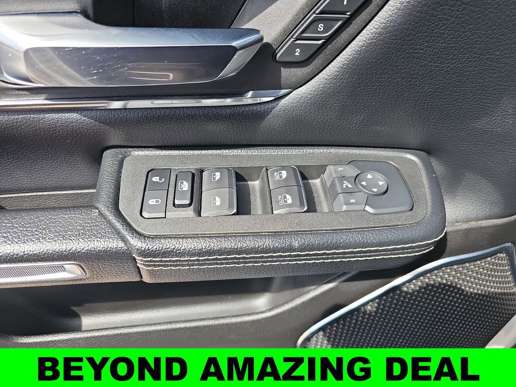 Used 2025 RAM 1500 Laramie AWD/4WD image 31