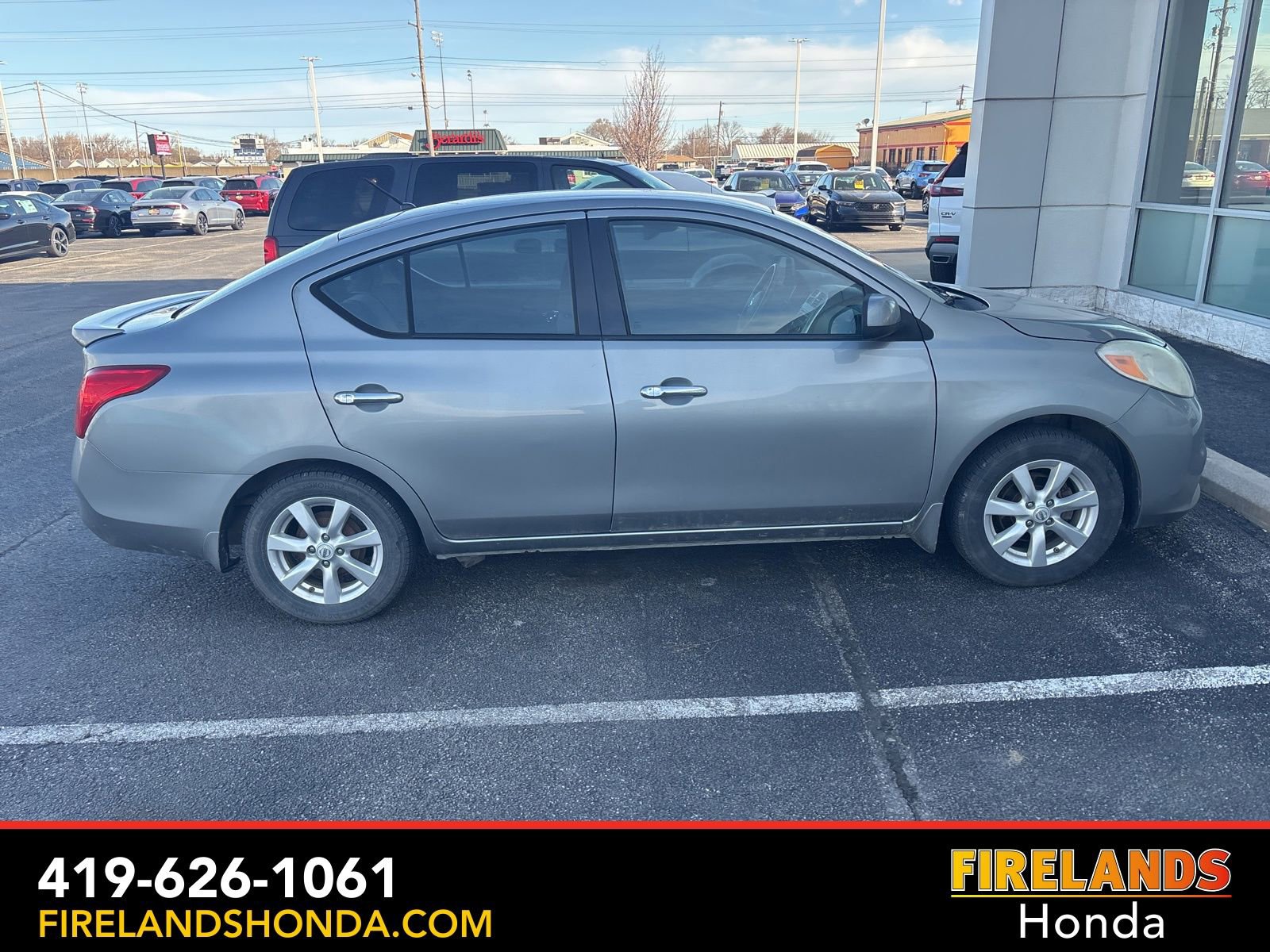 Used 2014 Nissan Versa SV w/ Convenience Package image 18