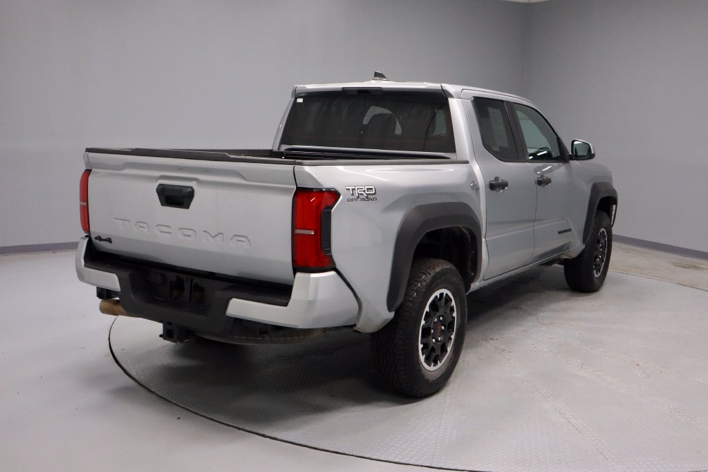 Used 2025 Toyota Tacoma TRD Off-Road AWD/4WD image 10