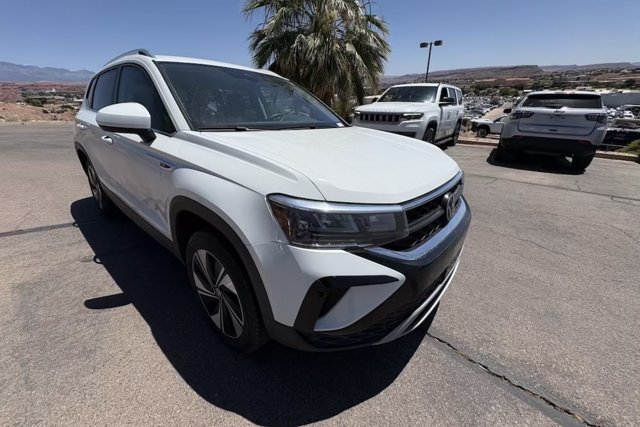 Used 2024 Volkswagen Taos SE AWD/4WD image 7