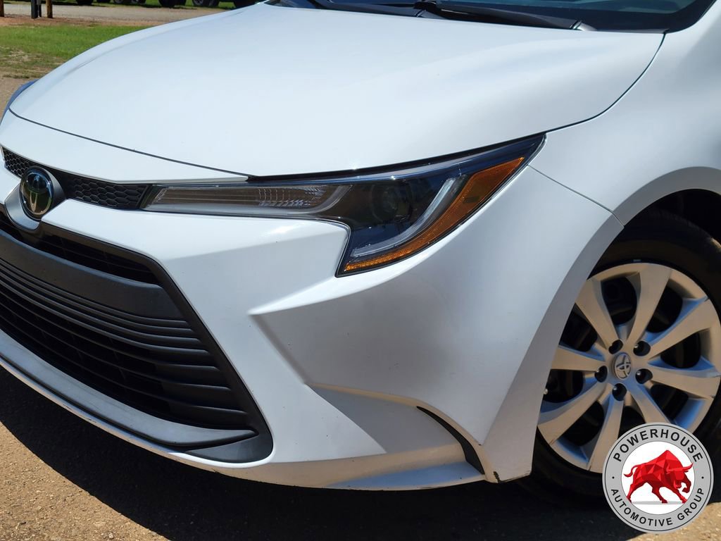 Used 2023 Toyota Corolla LE FWD image 11