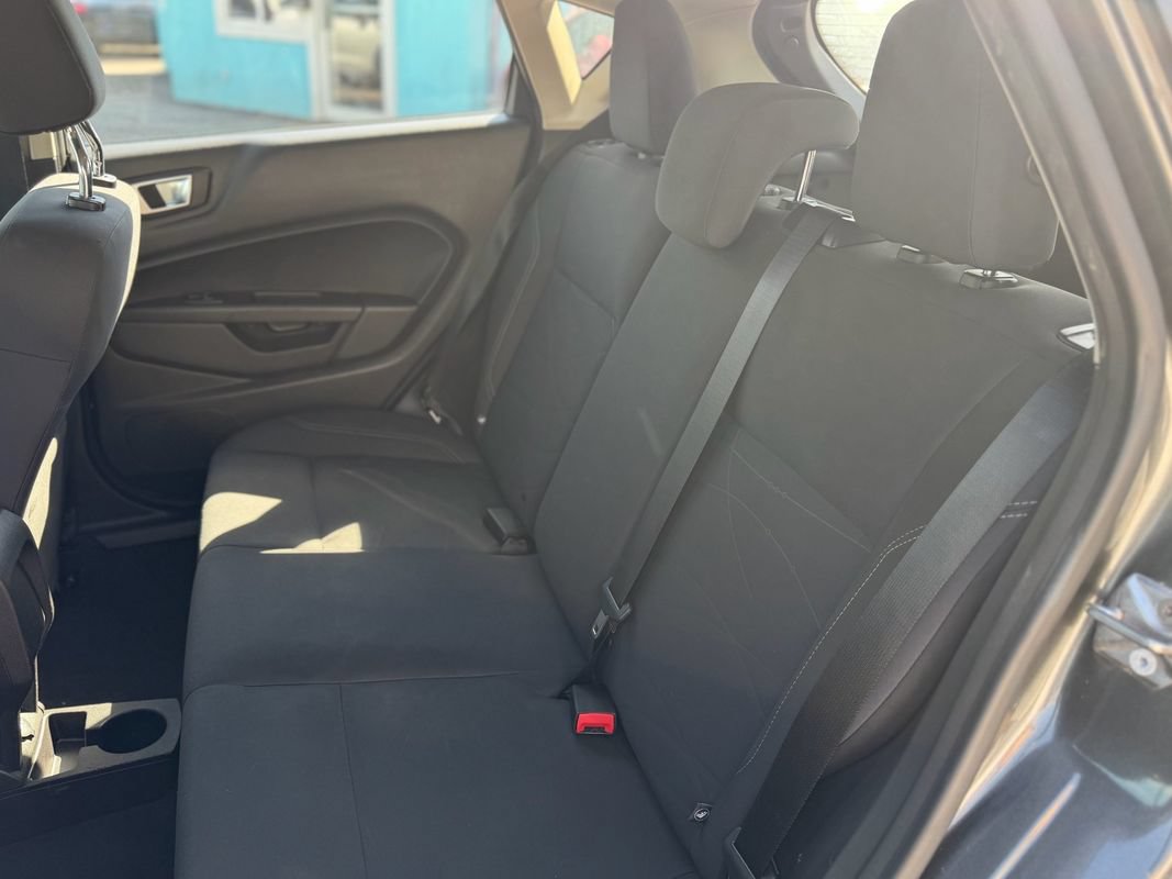 Used 2016 Ford Fiesta SE FWD image 9