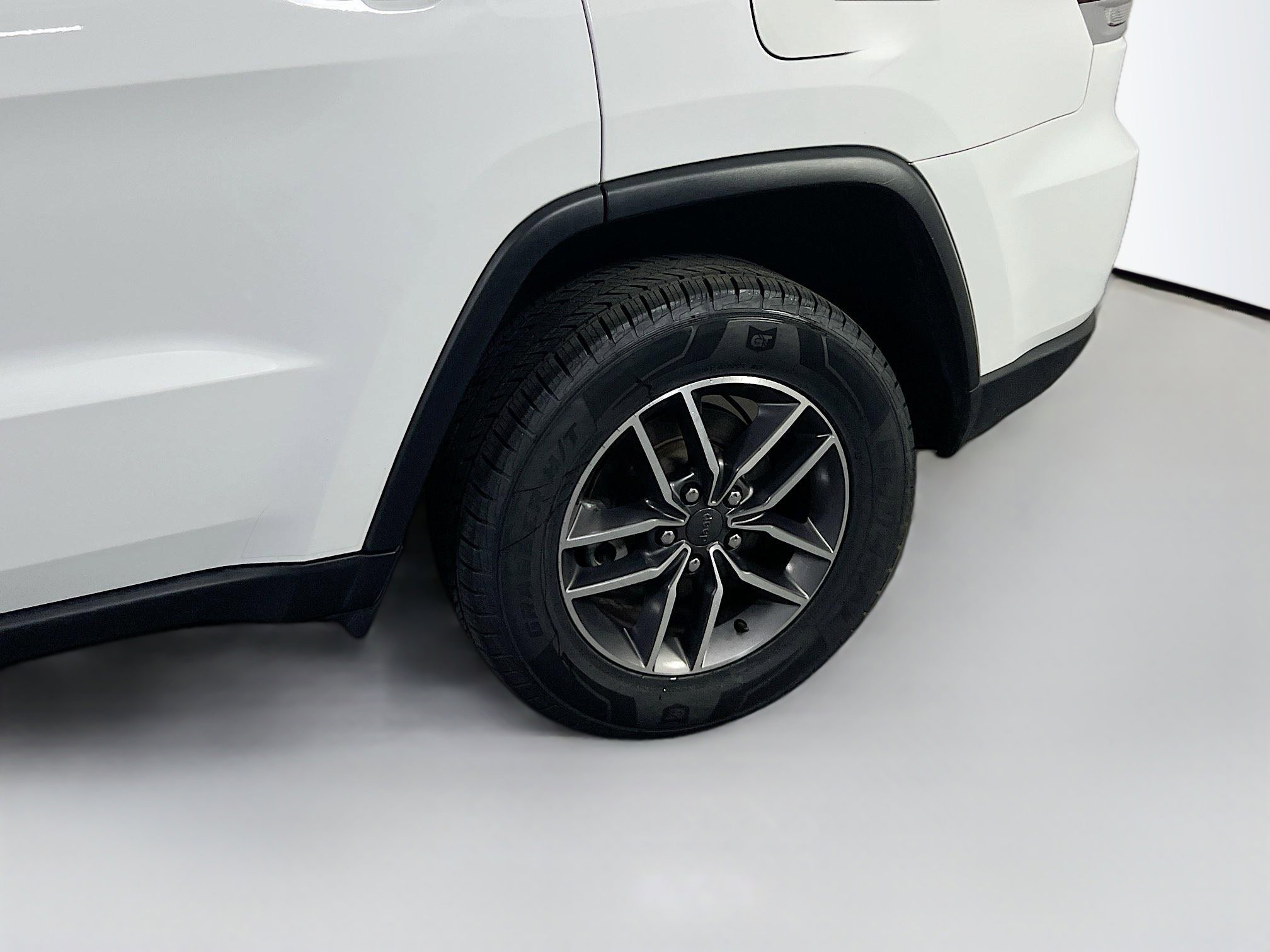 Used 2021 Jeep Grand Cherokee Limited image 28