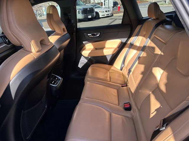 Used 2021 Volvo XC60 T5 Inscription w/ Advanced Package image 17