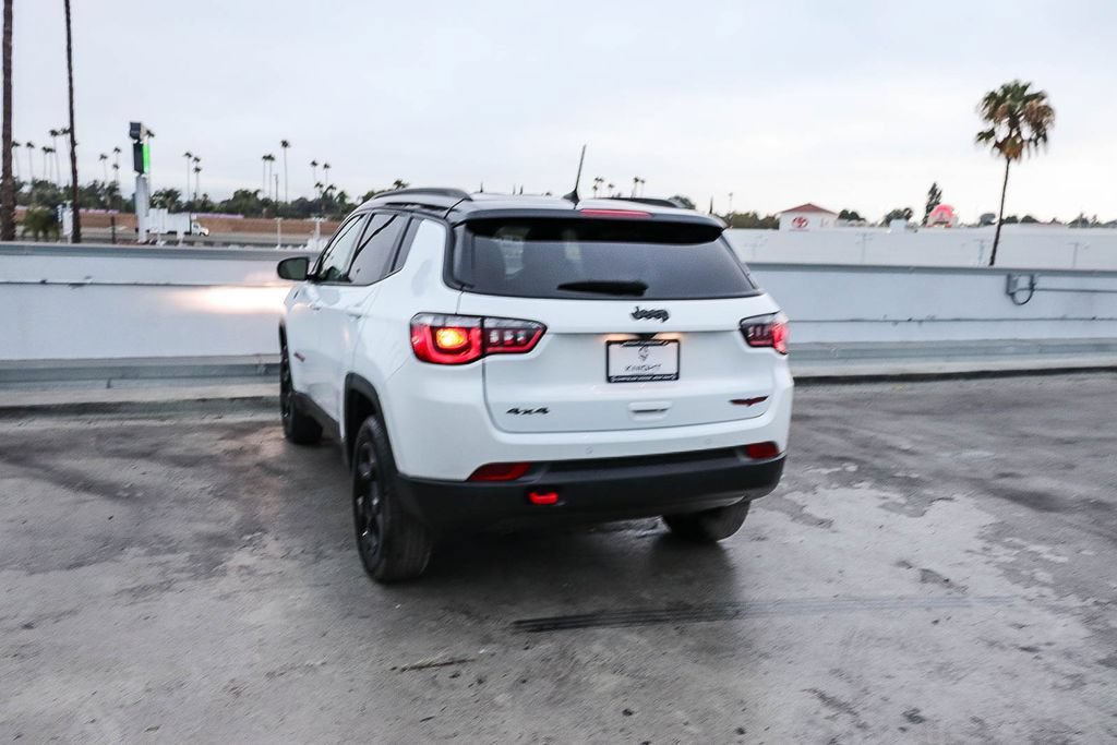 Used 2024 Jeep Compass Trailhawk AWD/4WD image 7