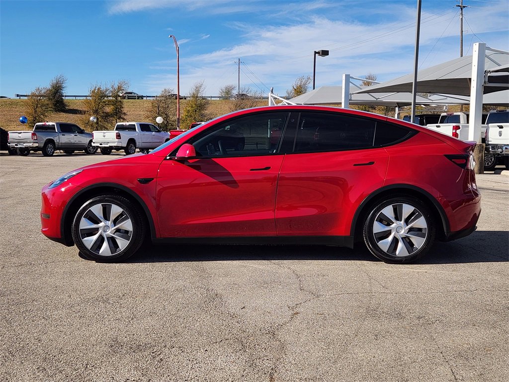 Used 2021 Tesla Model Y Standard Range 4D Sport Utilit image 4