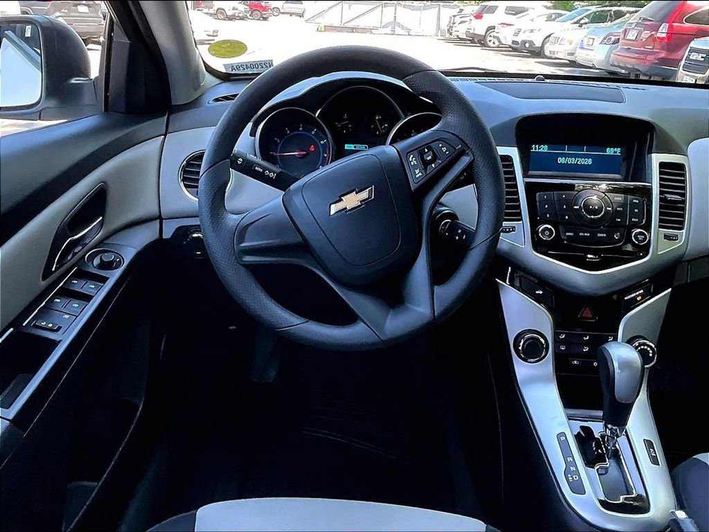 Used 2016 Chevrolet Cruze LS FWD image 16