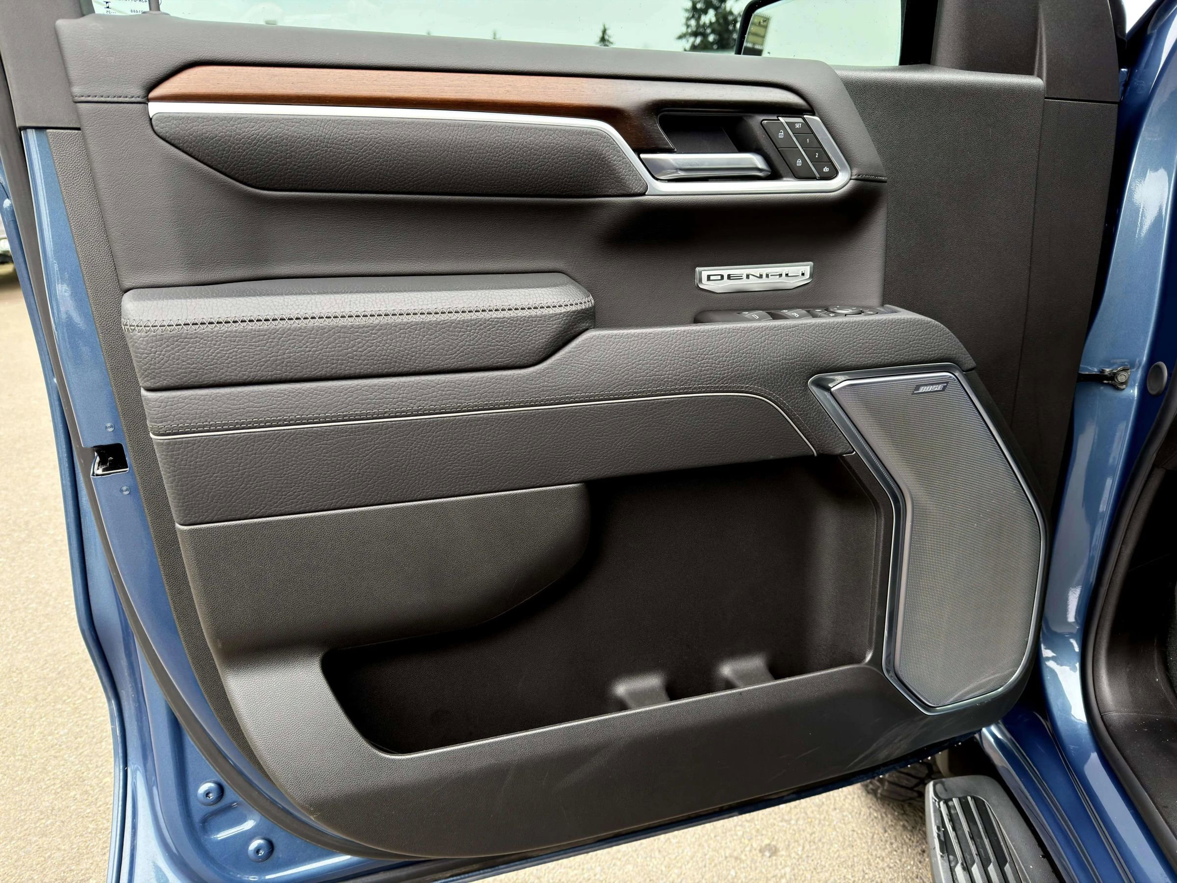 Used 2025 GMC Sierra 1500 Denali w/ Technology Package image 17