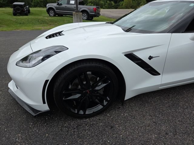 Used 2018 Chevrolet Corvette Stingray Coupe w/ 1LT RWD image 29
