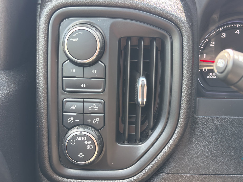 Used 2025 Chevrolet Silverado 2500 Custom AWD/4WD image 14