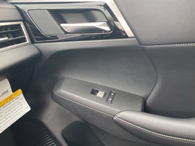 New 2025 Mitsubishi Outlander SE image 32