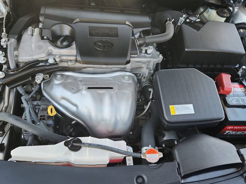 Used 2016 Toyota Camry SE FWD image 14
