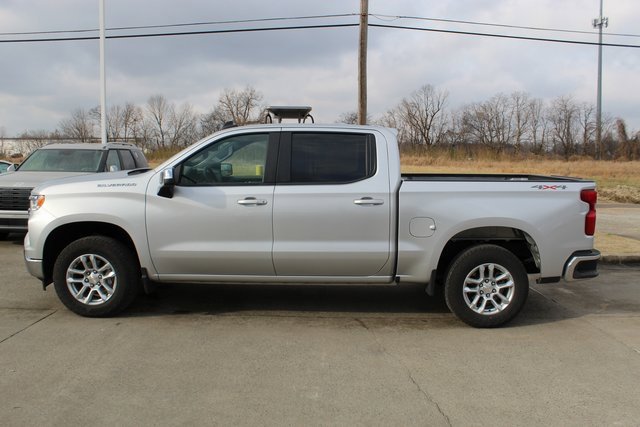 Used 2022 Chevrolet Silverado 1500 LT image 2