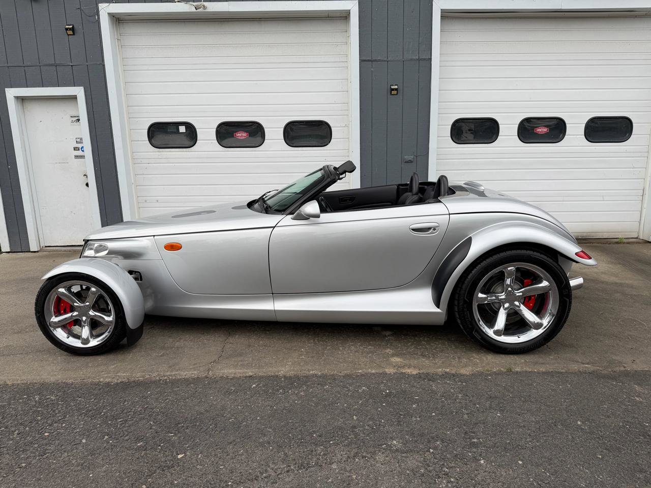 Used 2000 Plymouth Prowler RWD image 3