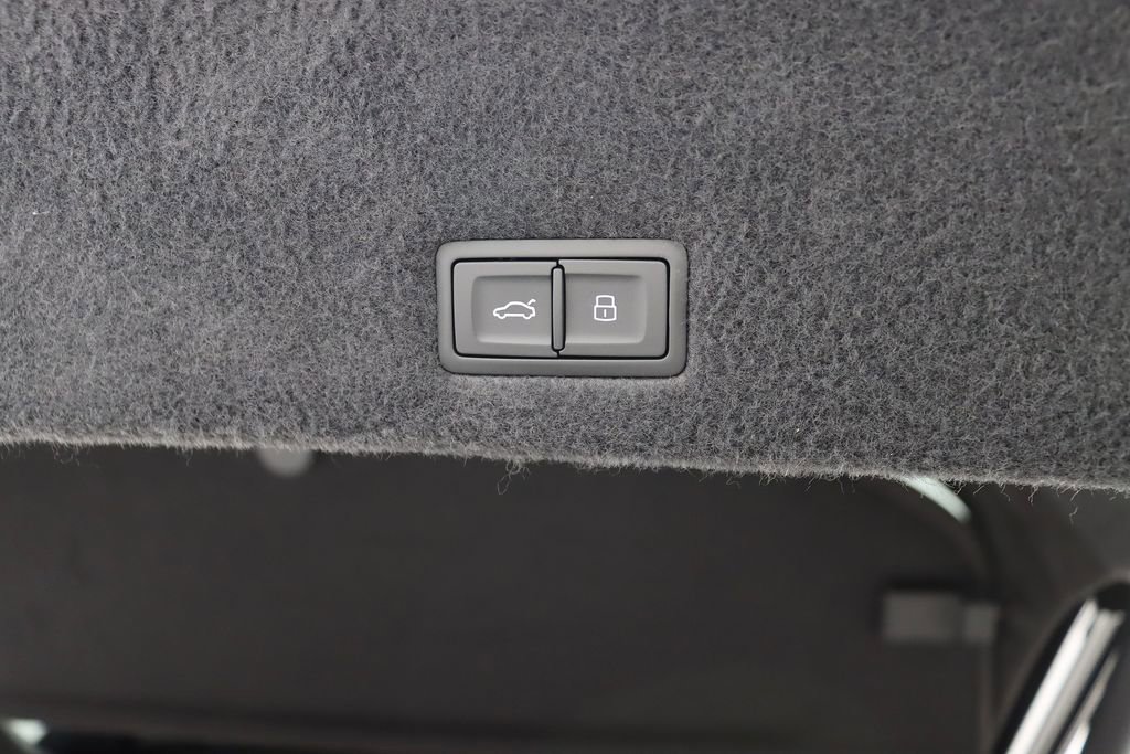 Used 2021 Lamborghini Urus image 45