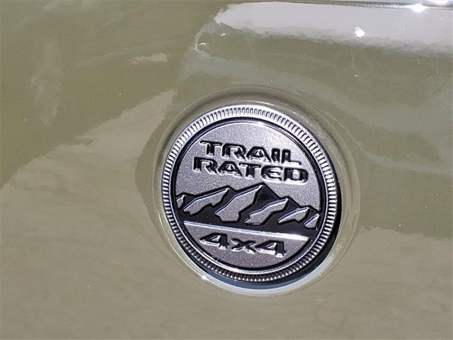 Certified 2022 Jeep Gladiator Willys image 11