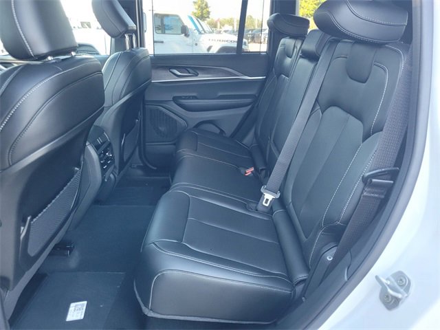 New 2025 Jeep Grand Cherokee Limited image 7