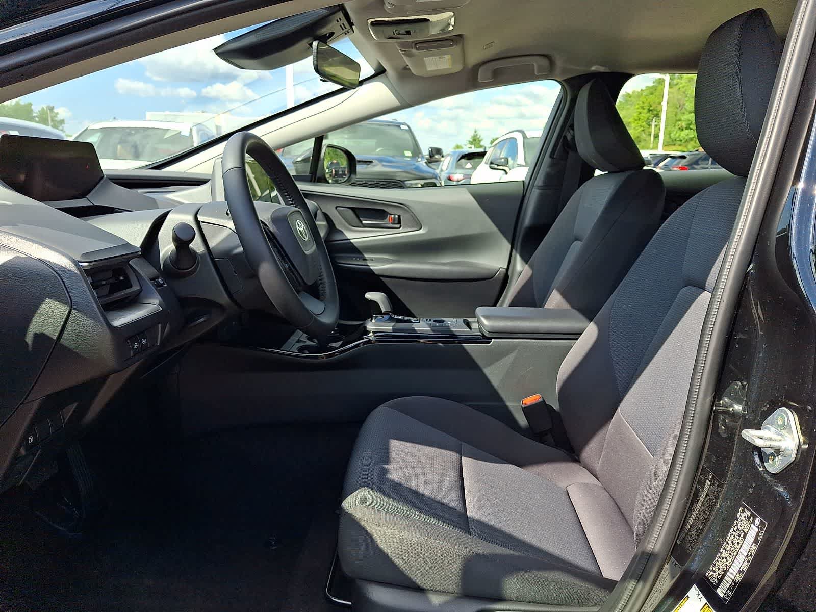 Certified 2025 Toyota Prius LE FWD image 15