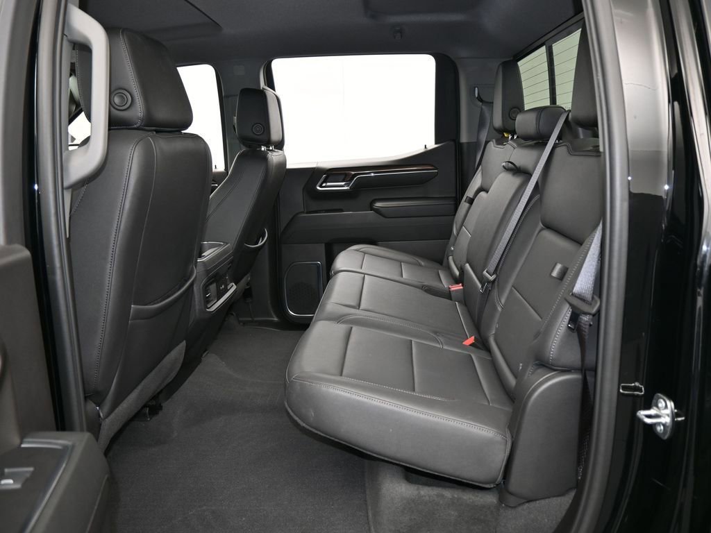 Used 2024 Chevrolet Silverado 1500 LT Trail Boss w/ Convenience Package II image 35