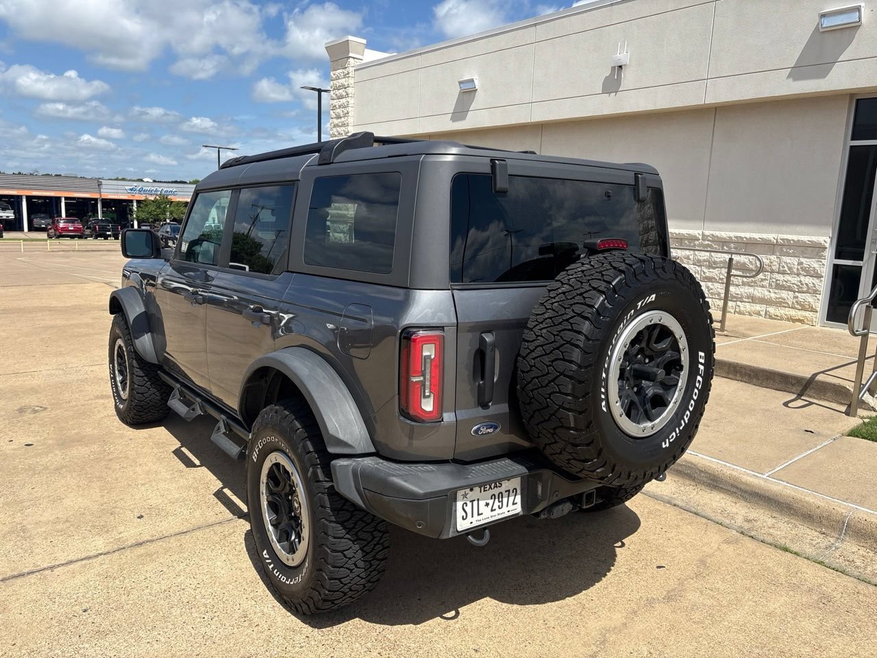 Used 2023 Ford Bronco Badlands AWD/4WD image 2