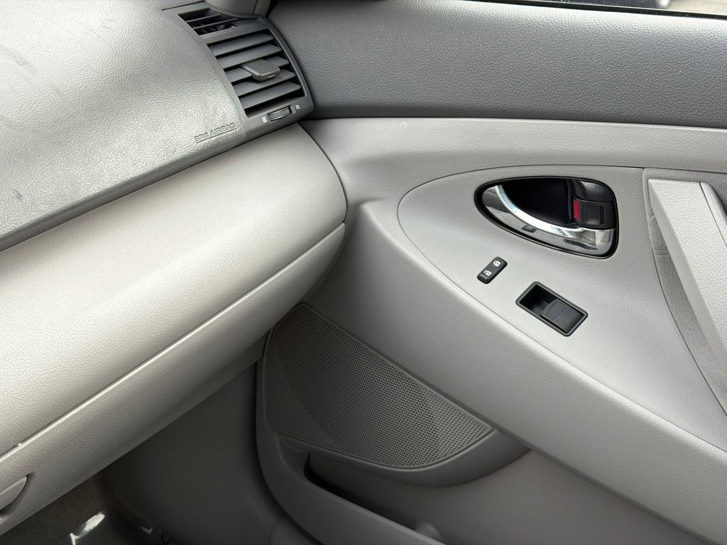 Used 2007 Toyota Camry LE image 24