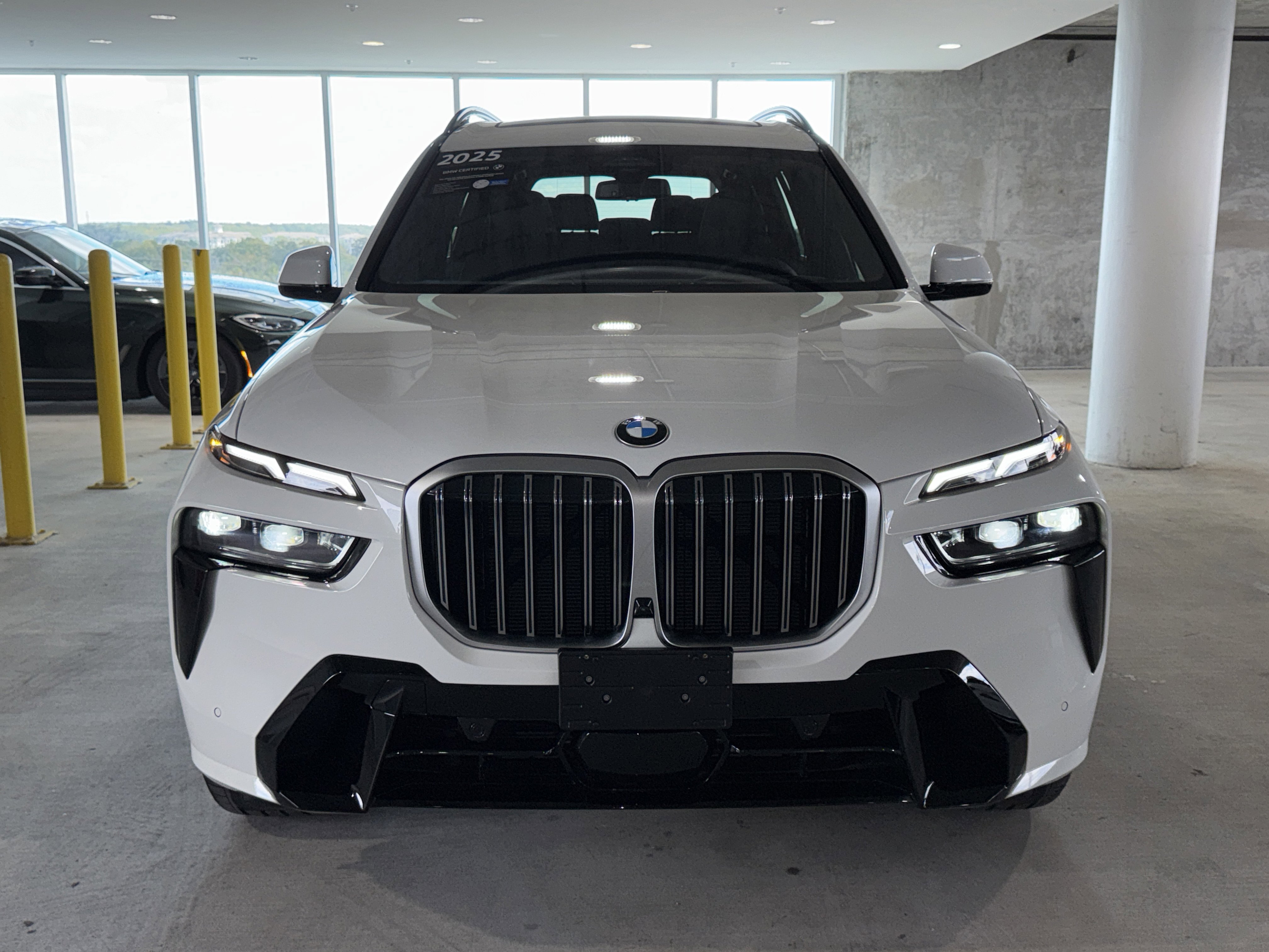 Certified 2025 BMW X7 xDrive40i w/ M Sport Package image 3