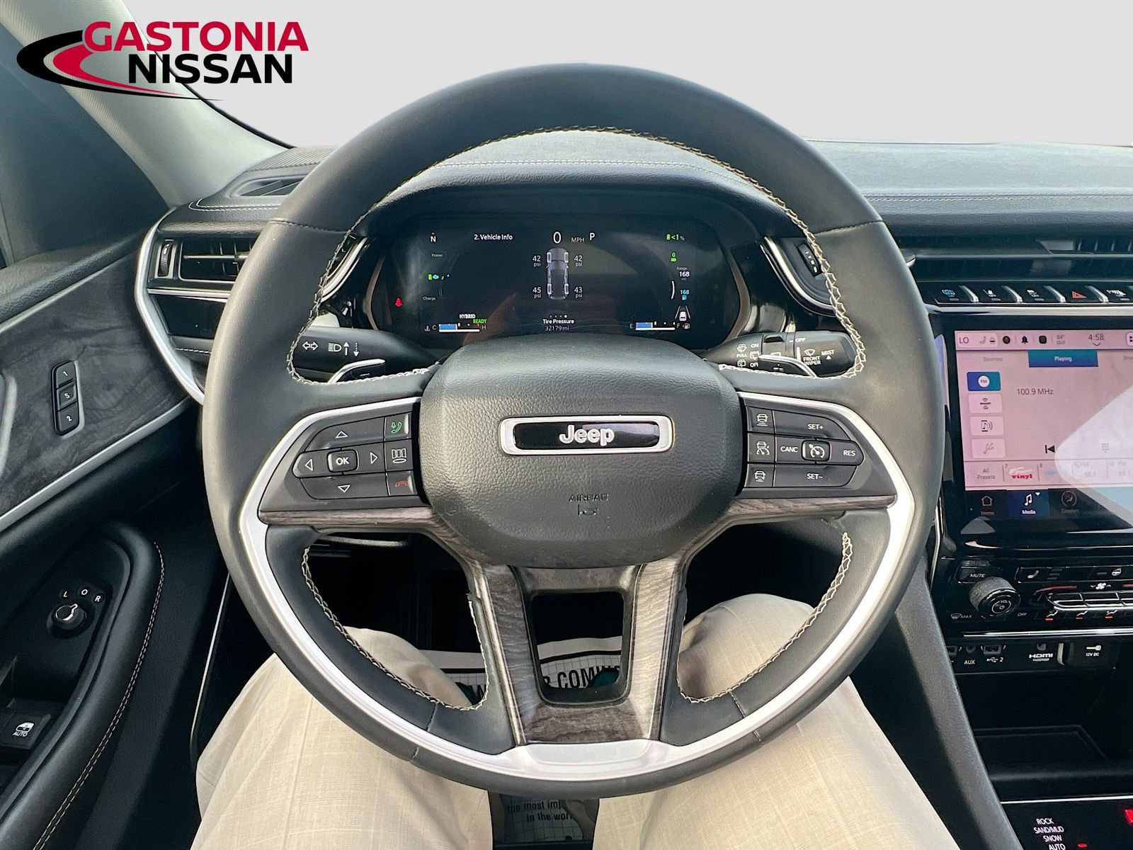 Used 2023 Jeep Grand Cherokee 4WD 4xe image 14