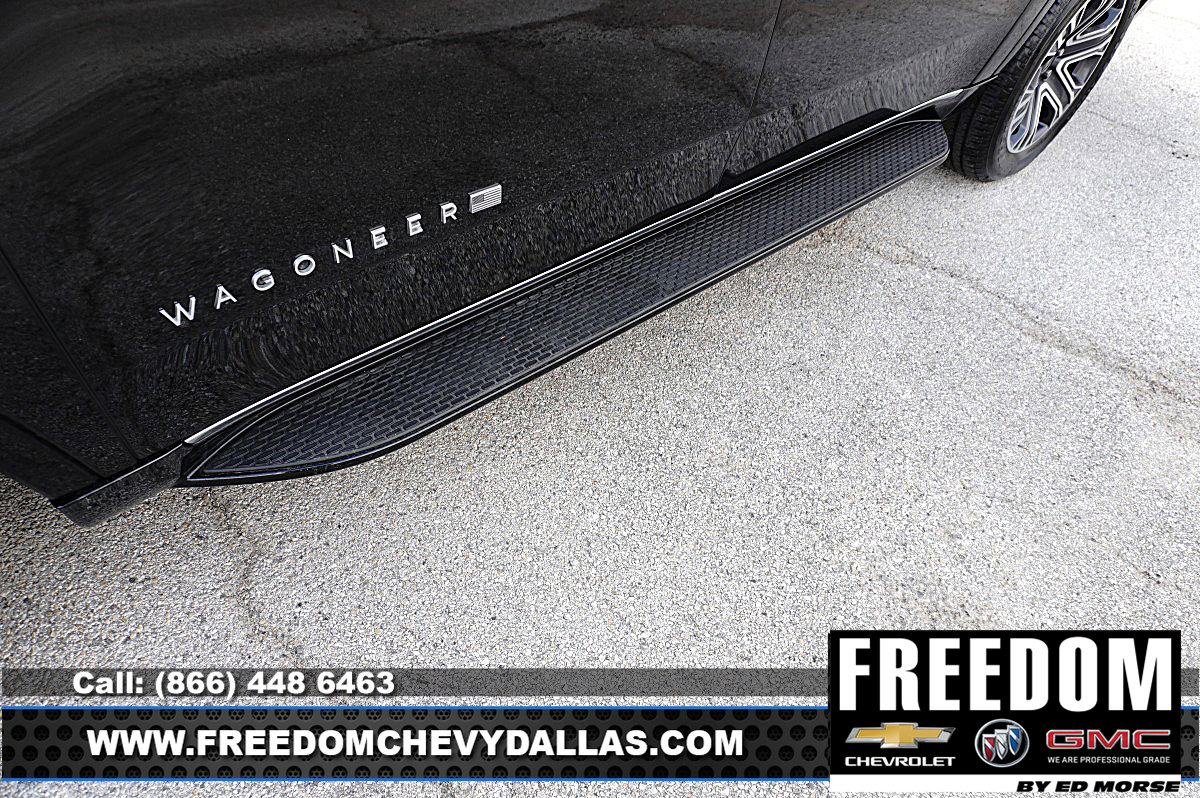 Used 2025 Jeep Wagoneer L Series II AWD/4WD image 44