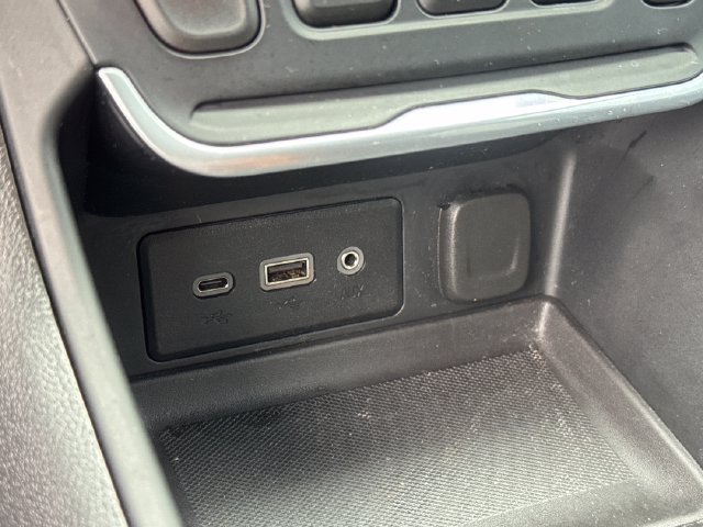Used 2020 GMC Terrain SLE FWD image 31