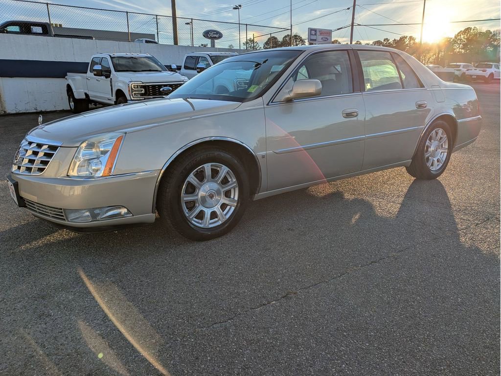 Used 2008 Cadillac DTS w/1SA image 2