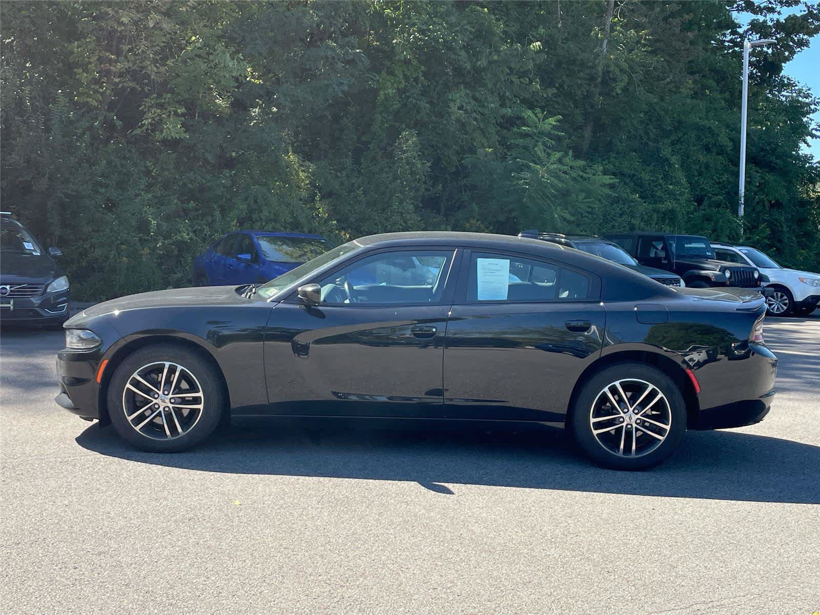 Used 2019 Dodge Charger SXT w/ Cold Weather Package AWD/4WD image 2