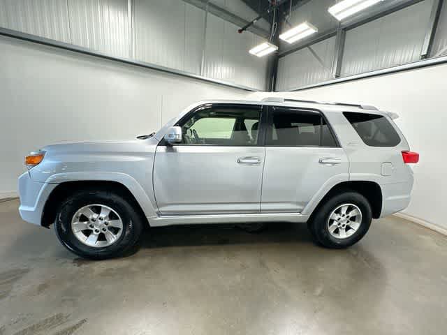 Used 2013 Toyota 4Runner SR5 w/ Convenience Pkg AWD/4WD image 2