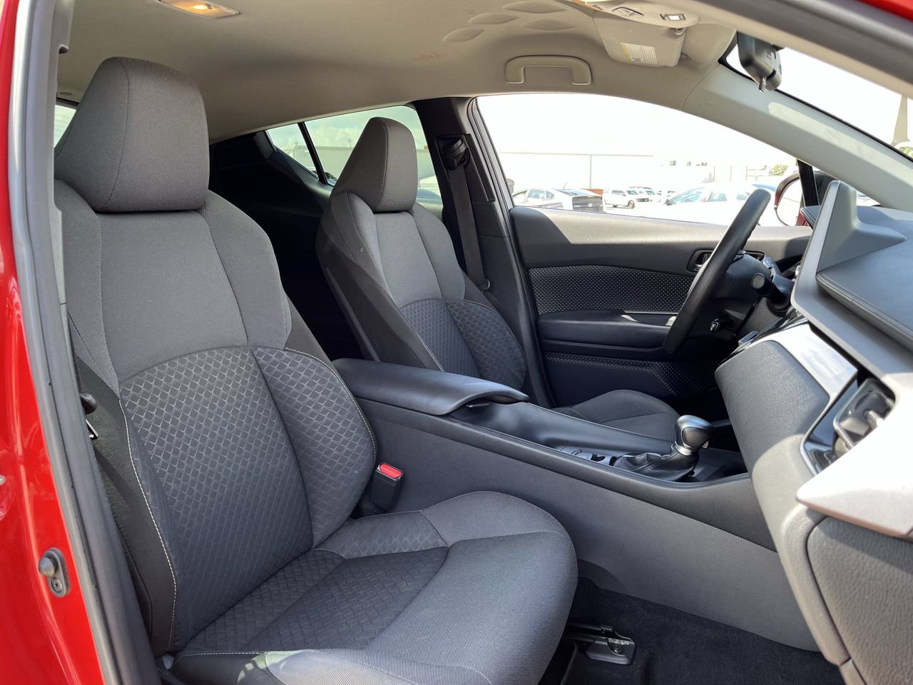 Used 2020 Toyota C-HR LE FWD image 3