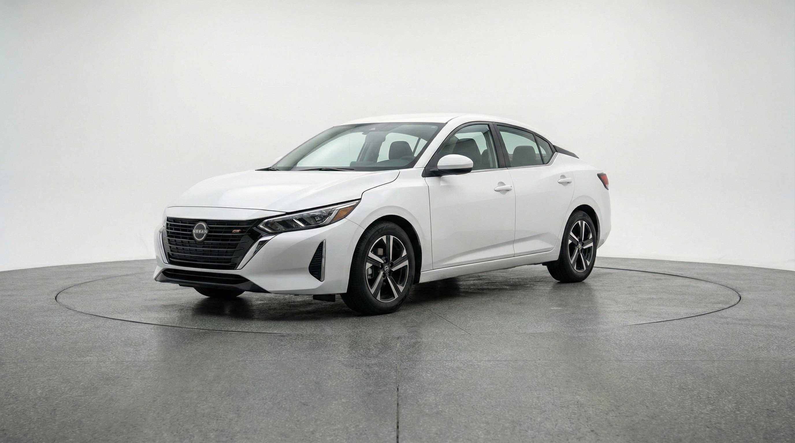 Used 2025 Nissan Sentra SV image 3