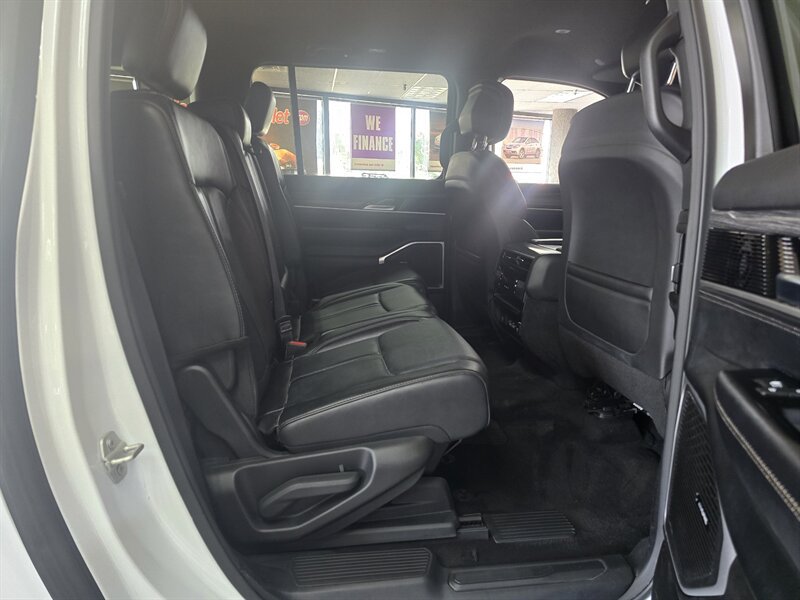 Used 2023 Jeep Wagoneer L Series III RWD image 19