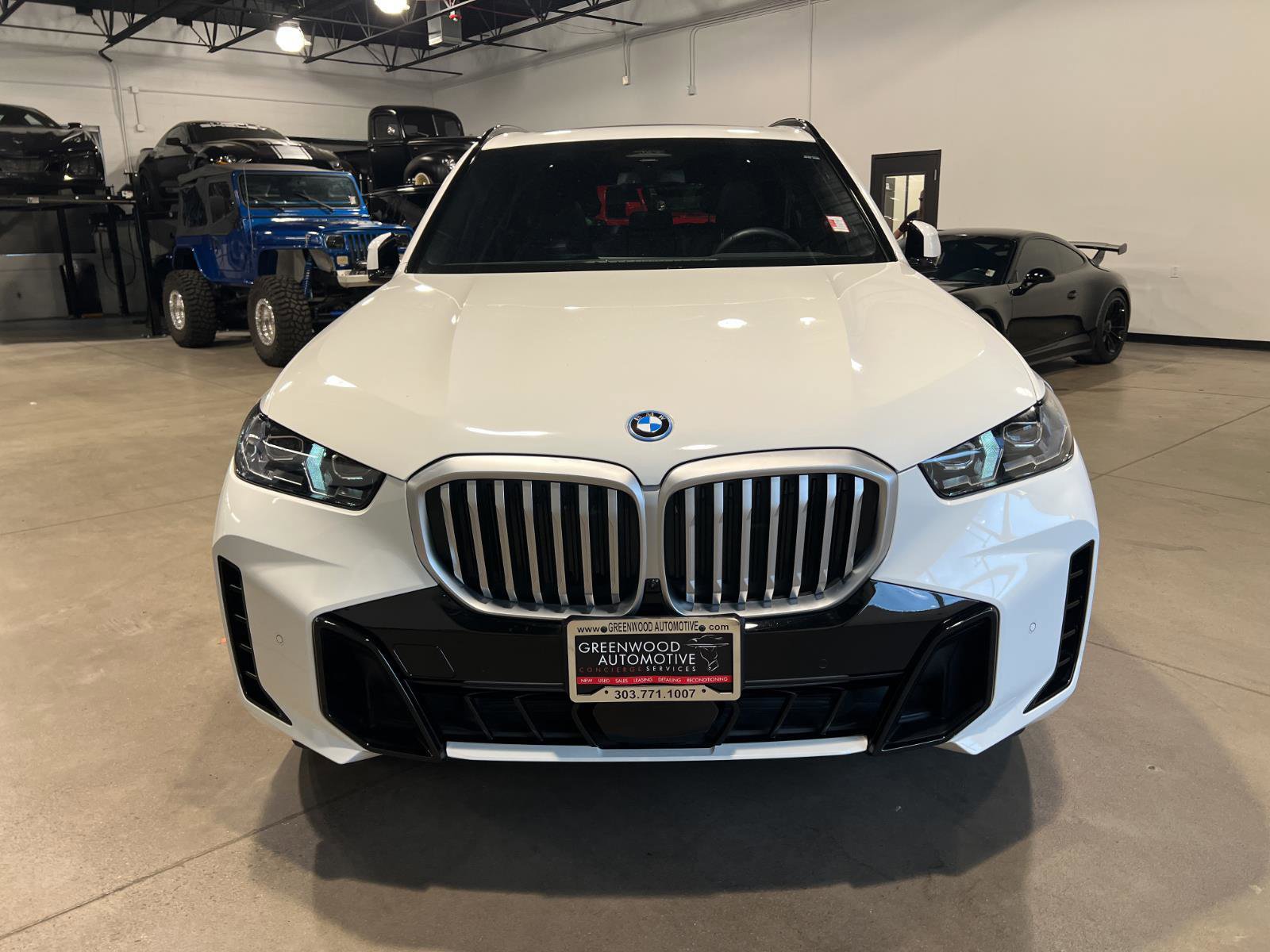 Used 2025 BMW X5 xDrive50e w/ M Sport Package image 8