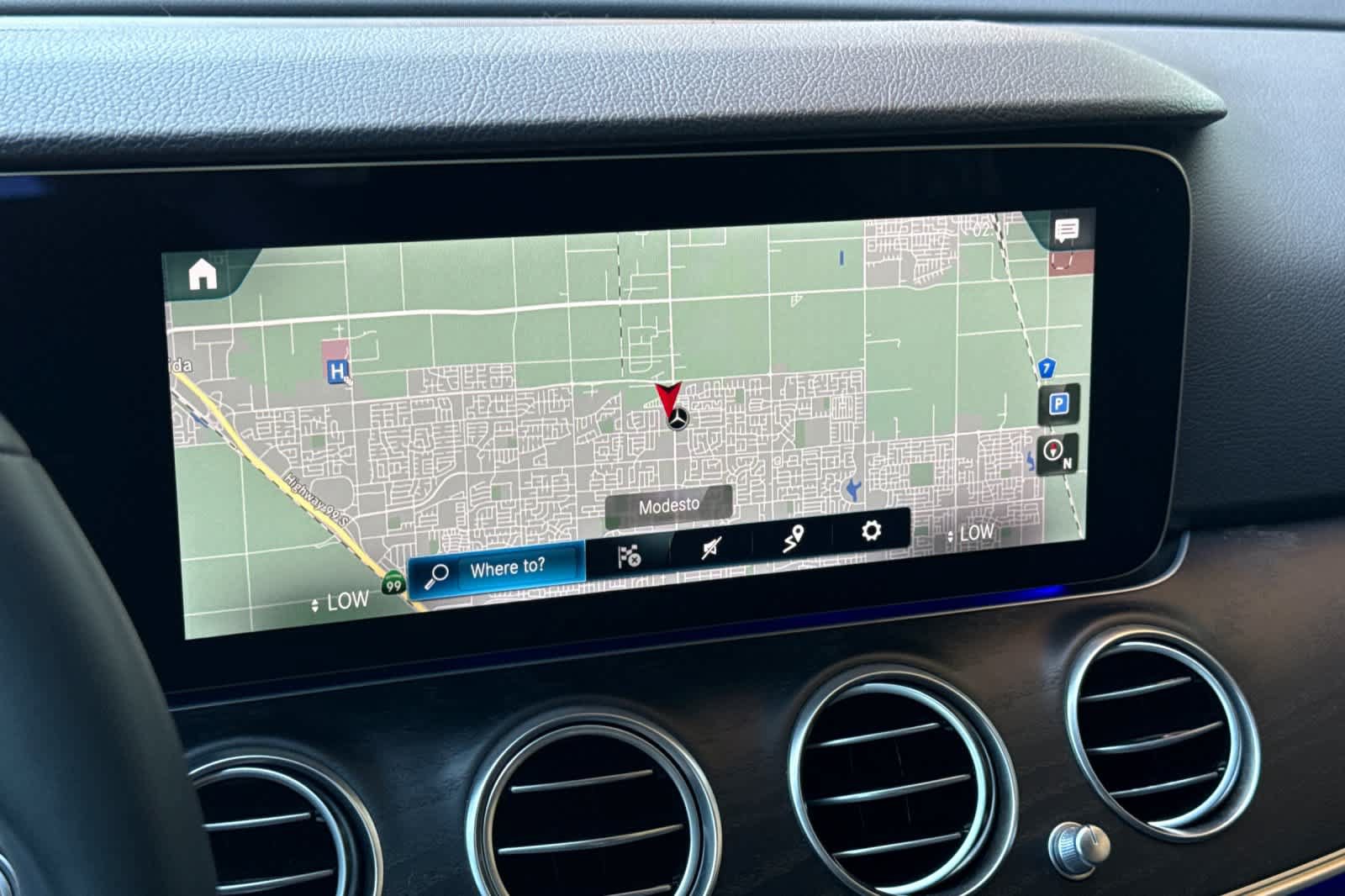 Used 2022 Mercedes-Benz E 350 Sedan image 17