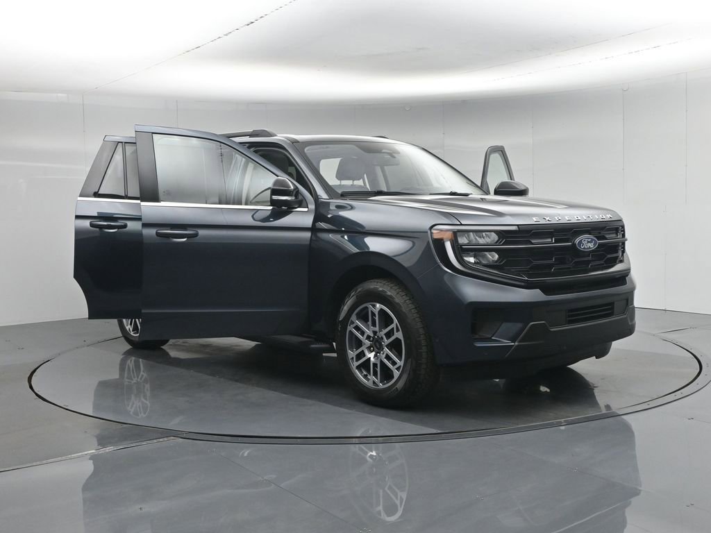 Used 2025 Ford Expedition Max Active AWD/4WD image 37