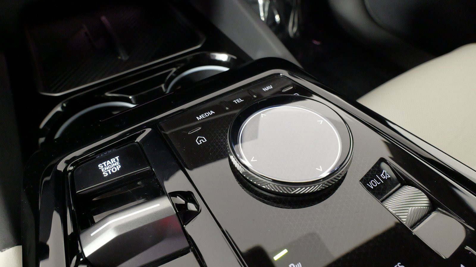 Used 2024 BMW 530i xDrive image 62