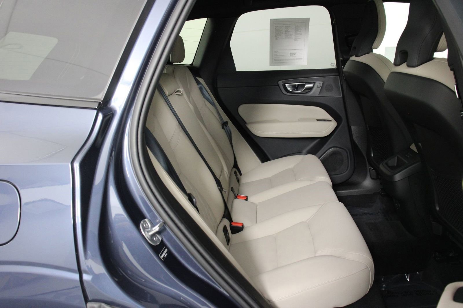 Certified 2026 Volvo XC60 B5 Plus w/ Protection Package Premier AWD/4WD image 30