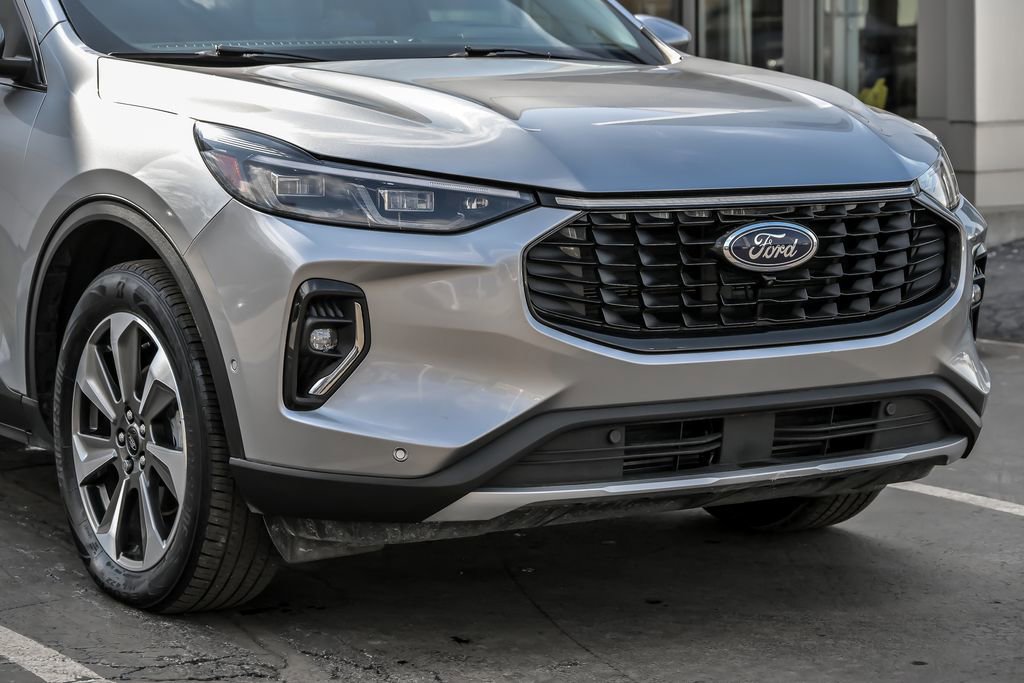 Used 2023 Ford Escape Platinum w/ Premium Technology Package image 11