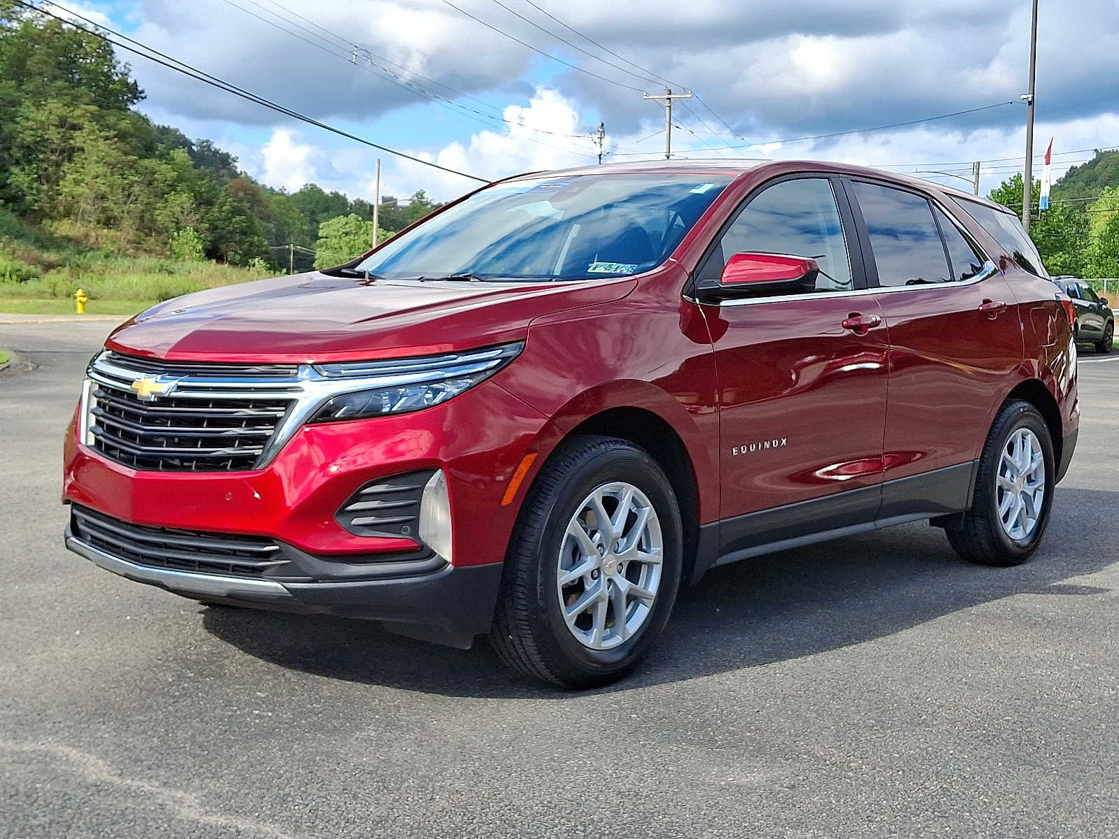 Used 2023 Chevrolet Equinox LT image 3
