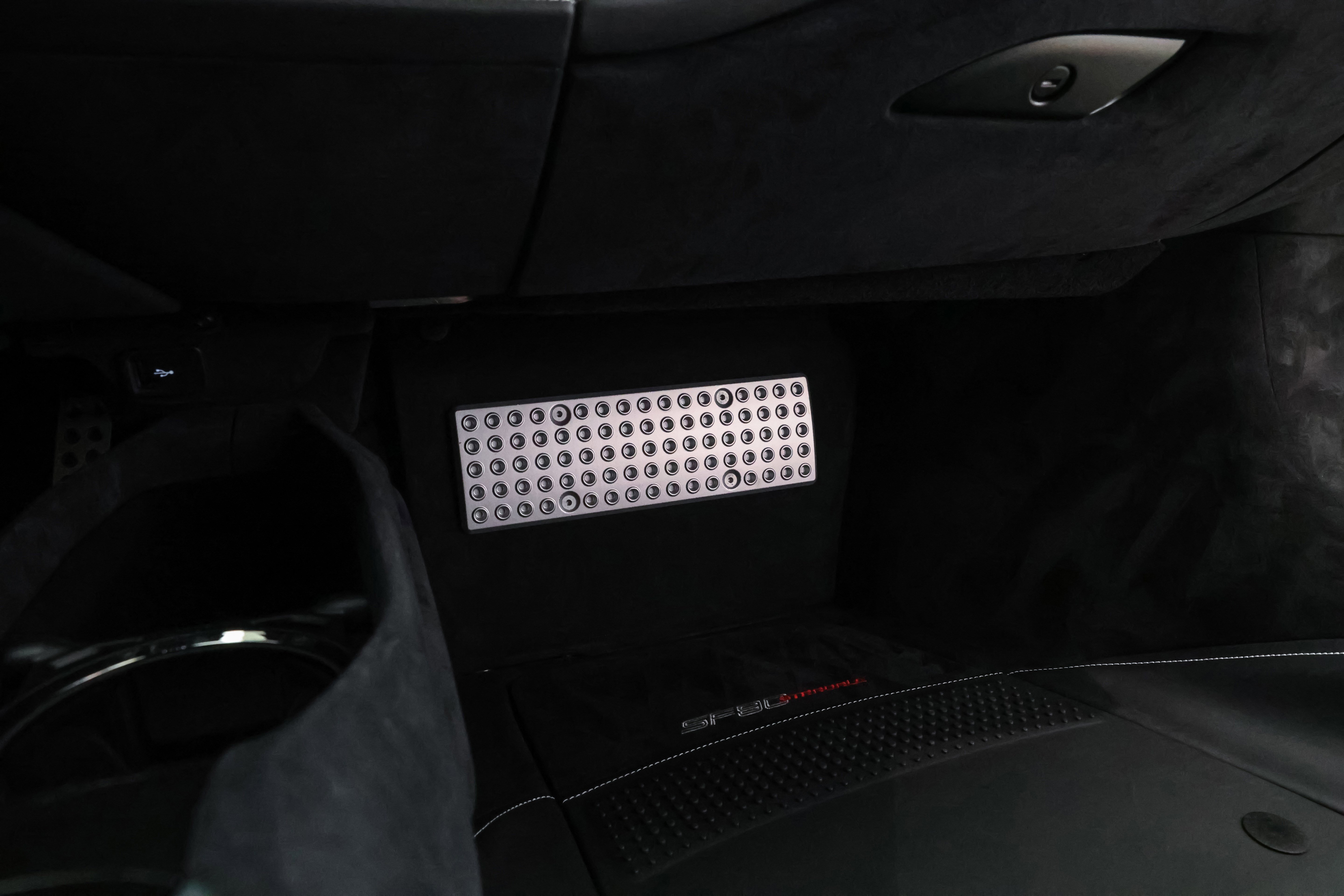 Used 2023 Ferrari SF90 Stradale image 9