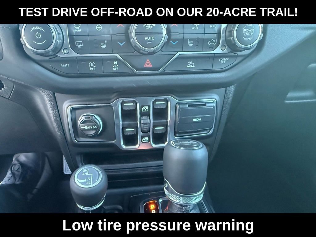 New 2026 Jeep Gladiator Sahara image 15