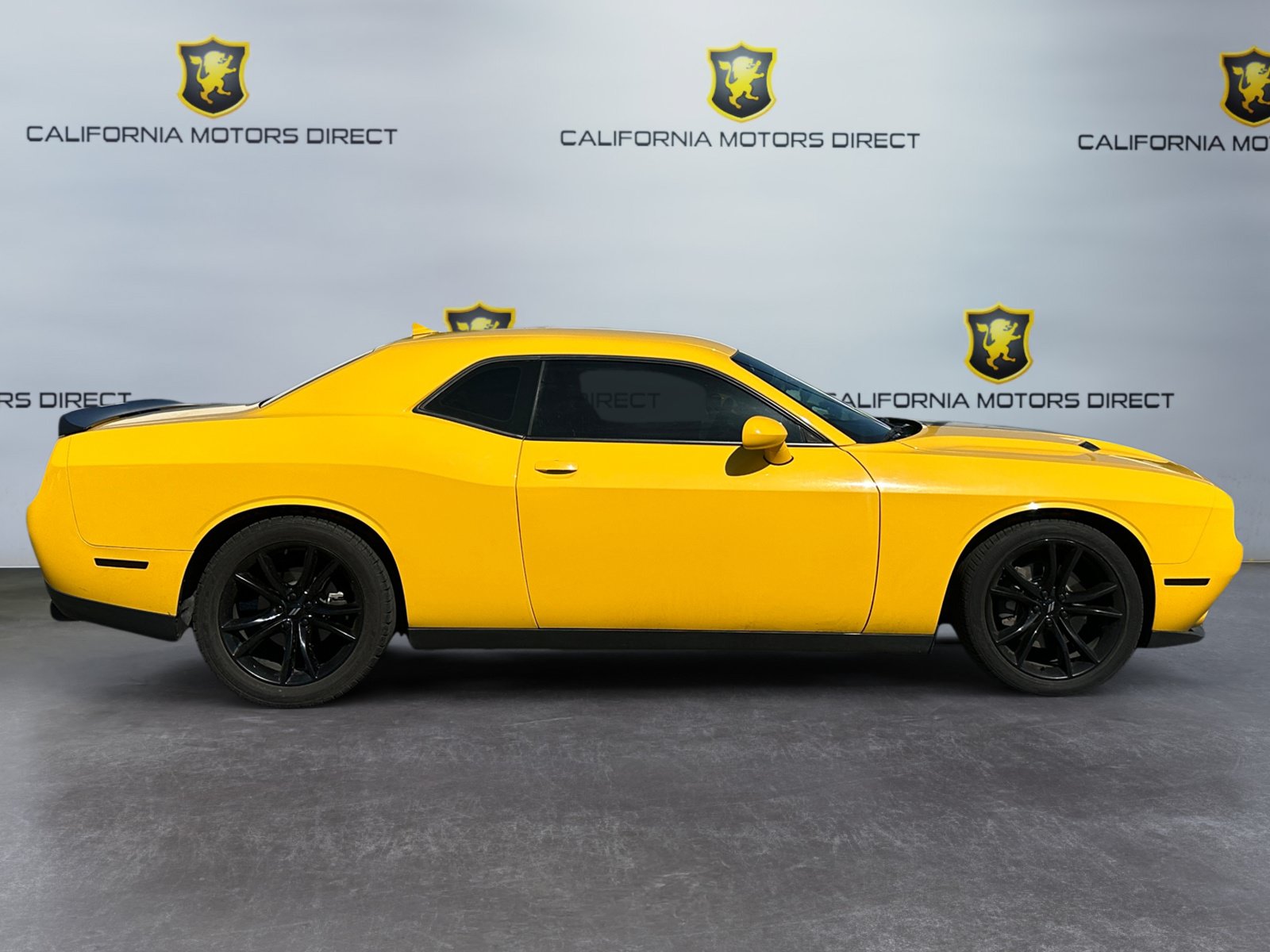 Used 2018 Dodge Challenger SXT w/ Blacktop Package RWD image 6